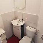 Δωμάτια σε οικογενειακή κατοικία Grafit