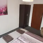 Δωμάτια σε οικογενειακή κατοικία Grafit *